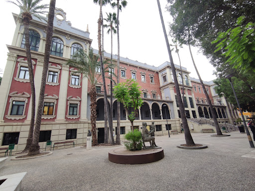 Universidad de Murcia. Área de Contratación, Patrimonio y Servicios