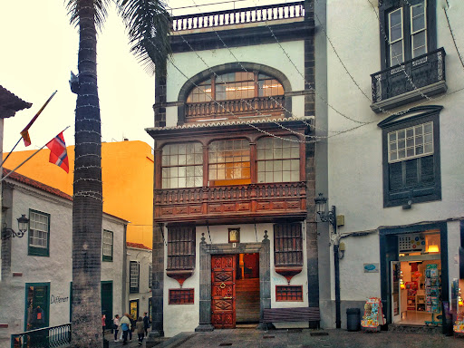 Universidad Nacional de Educación A Distancia UNED