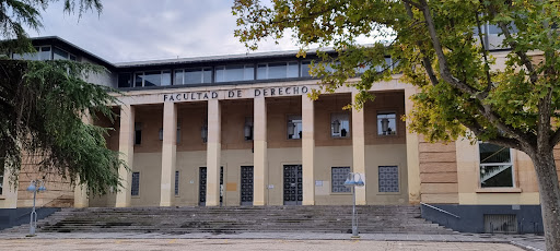 Universidad de Zaragoza: Facultad de Derecho